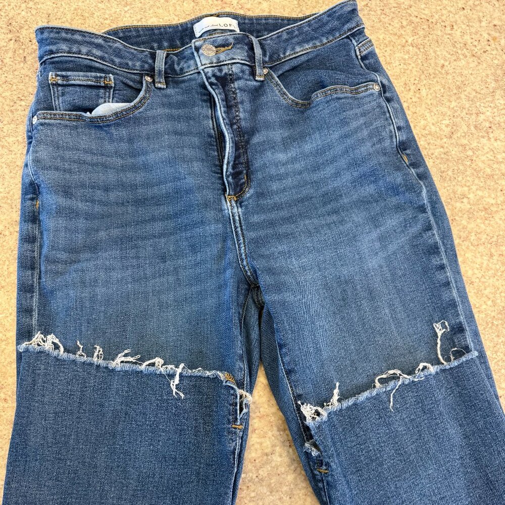 LOFT Curvy Kick Crop Jeans – High Rise – Frayed Hem – Size 12 / 31 Waist